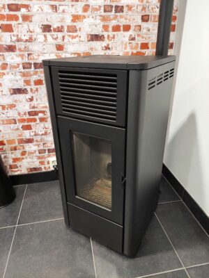 MCZ Gio 8 kW air pelletkachel (gebrand) nu voor € 1.950,00
